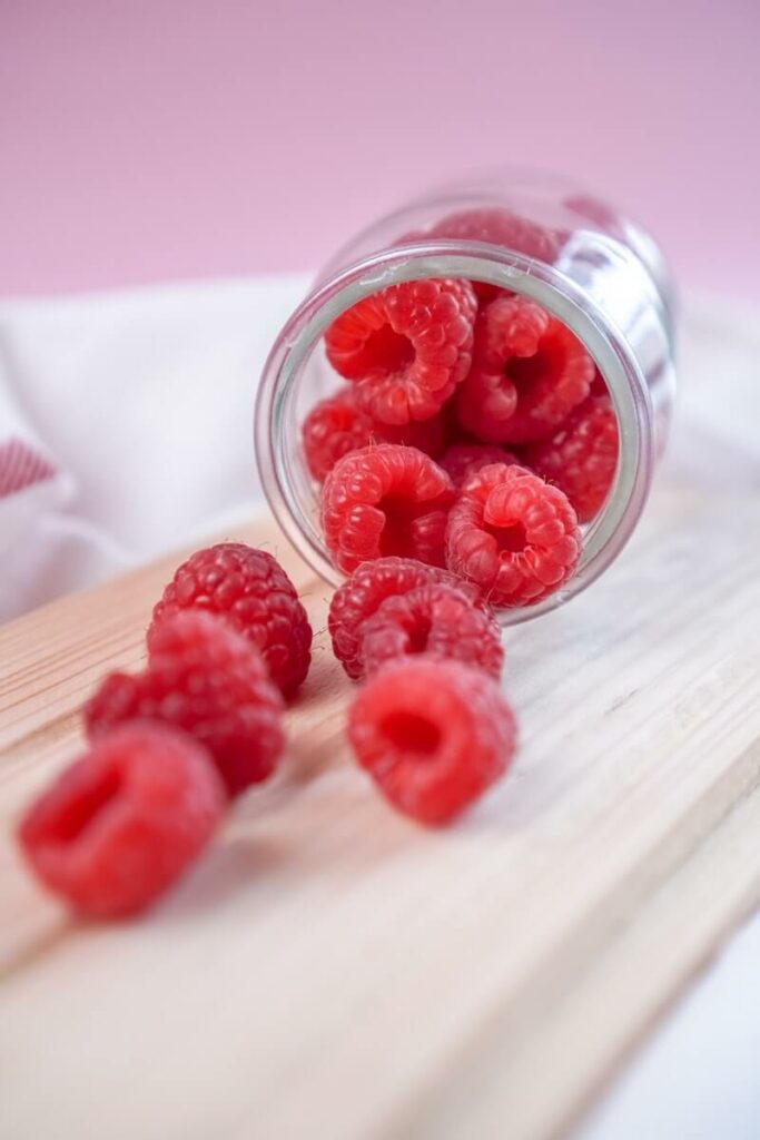 can cats eat raspberries - safe or not