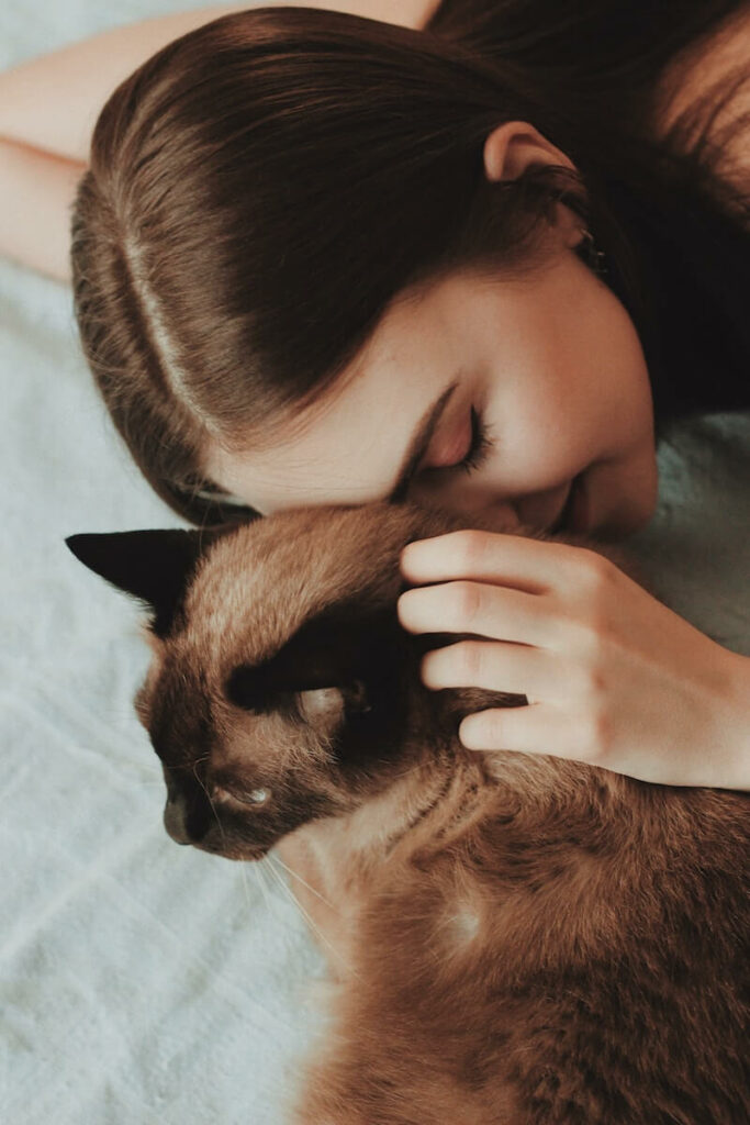 why do cats smell good - like home